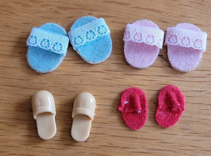 Dolls house - Miniature shop - hats, shoes, handbags, umbrellas and more