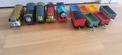 Thomas and friends Trackmaster Motorised trains with track and carriages