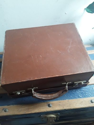 Vintage Doctors case