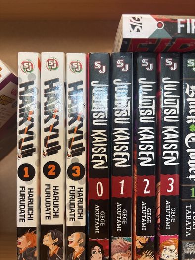 Jujutsu kaisen and Haiku manga books