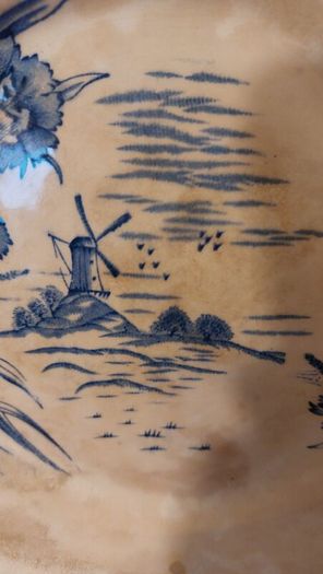 Fabulous Vintage Rare Arklow Pottery Blue and White 10 Inch Wall Plate in an Unusual Pattern with Carnations and a Windmill on a Hill, Very Aesthetic Movement in Style, Display Only