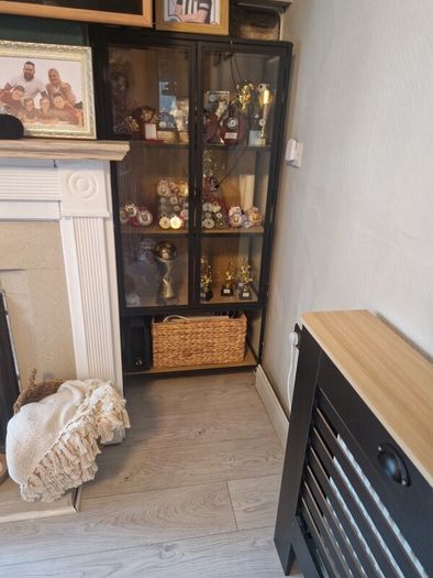display cabinet