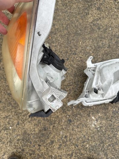 Toyota Hilux Head Lamps
