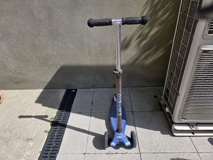 3 maxi micro scooters