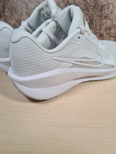 womens NIKE downshifter 13 trainers runners white Size UK 6 EU 40