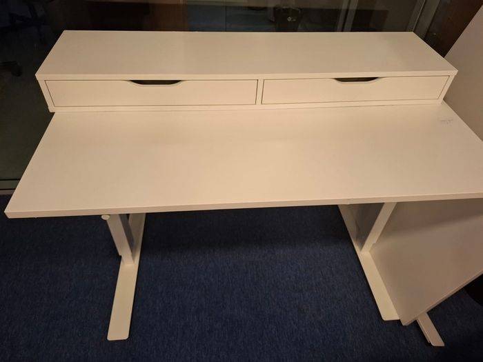 6 Office Desks 100 euro each