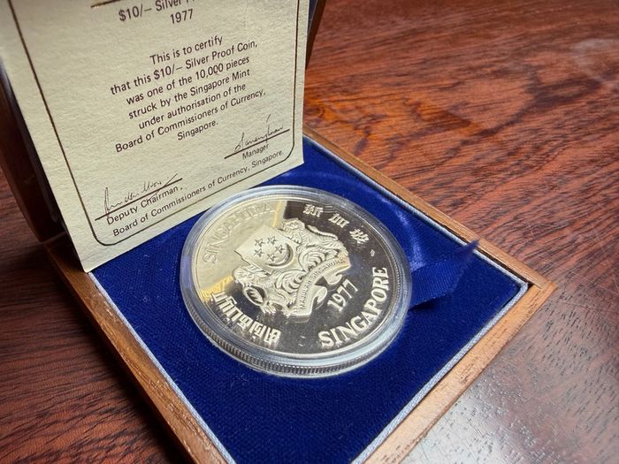 Silver 1977 Singapore 10th Anniversary Coin