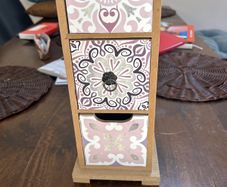 Set of stand alone small drawers