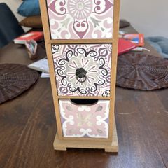 Set of stand alone small drawers