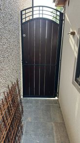 side gates