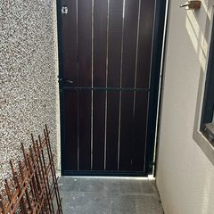 side gates