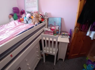 Single/loft/bunk bed