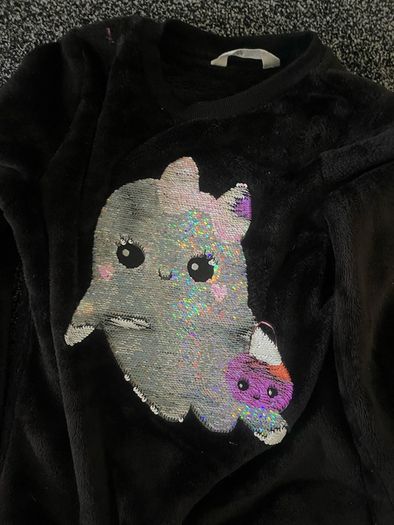 sweater girls ghost