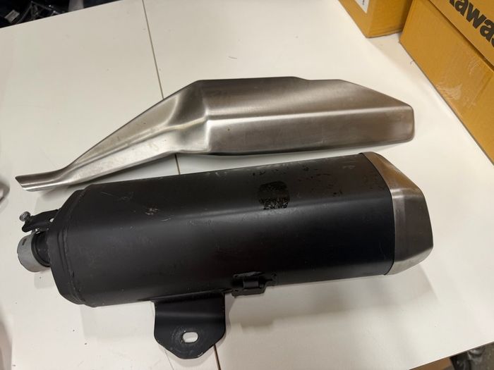 Kawasaki Z300 exhaust and exhaust shield original
