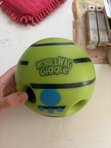 Noisy Wobble Wag