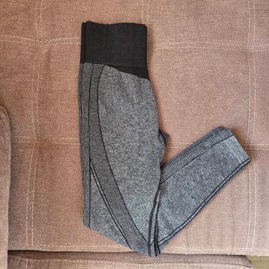 Grey leggings, size 10