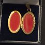14ct Gold Virgin Mary Locket Image 3