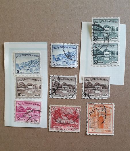 STAMPS - Lot of - Pakistan