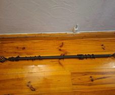 Curtain rod