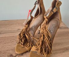 Ladies High Heel shoes new with tags