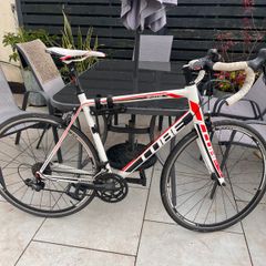 Cube Peloton road bike - white and red