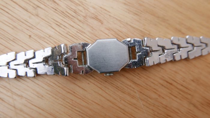 Vintage 1940's Ladies Berco De Luxe 17 rubis cocktail Manual Wind Up watch Swiss made (works well)
