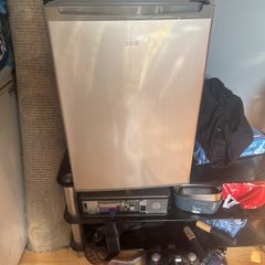 logik mini fridge