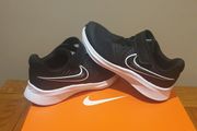 New Nike trainers size 10uk