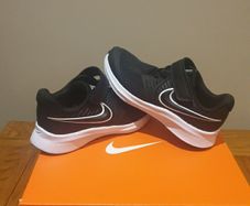 New Nike trainers size 10uk