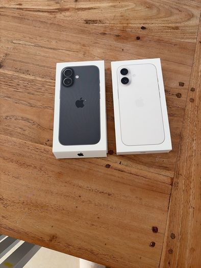 IPhone 17 boxes