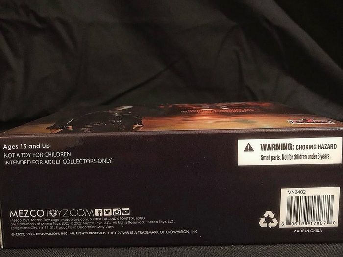 The Crow Mezco Toys Two Figure Set 2022