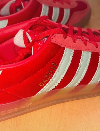 Adidas Gazelles Red & Mint Suede - Size 5.5 - Mint condition