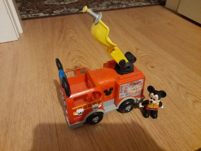 Mickey mouse fire engine,, truck,hot wheel