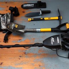 Garret AT Pro International Metal Detector & Garret Pro Pinpointer II