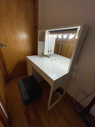 Make up Desk