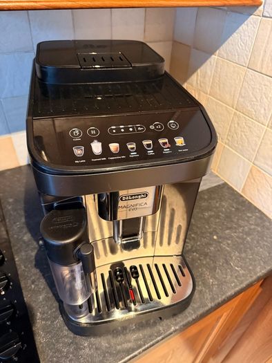 De'Longhi Magnifica Evo Coffee Machine
