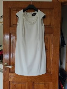 Ladies Cream sleeveless dress Fee G Size 14