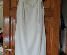 Ladies Cream sleeveless dress Fee G Size 14
