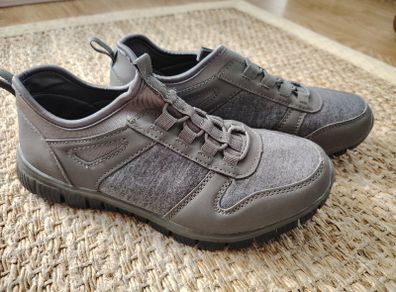 Grey Trainers   Size 6