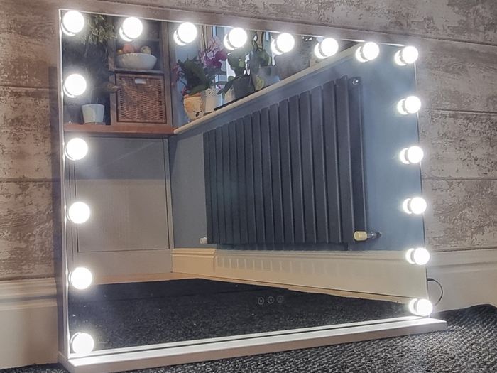 Makeup LED Mirror Cosmetic Dressing Table Dual LED USB Charging Port
