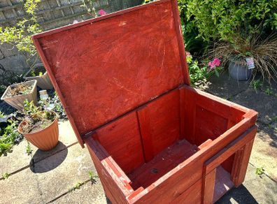 Dog kennel
