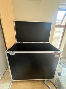 Xtra large robust storage box  with lockable wheels and lock latches