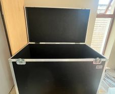 Xtra large robust storage box  with lockable wheels and lock latches