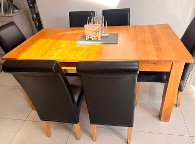 Solid oak dining table & 6 chairs reducing price as i need it gone ASAP