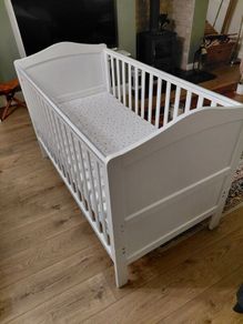Cot bed