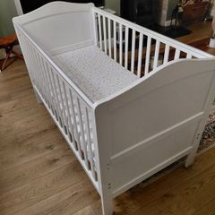 Cot bed