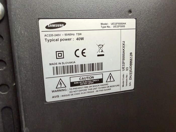 Samsung 32-Inch HD TV (Chromecast included)