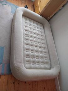 Kids air bed
