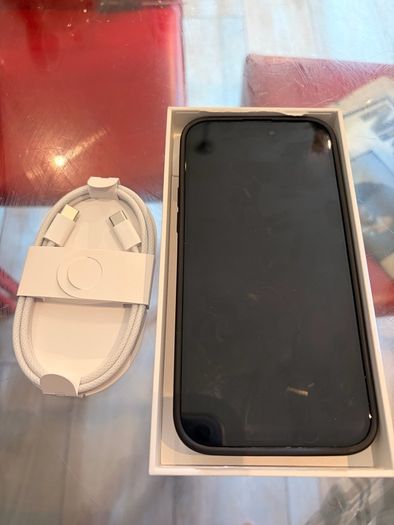 Iphone 15 Plus + Hardcase and lens cover