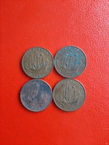4 British Halfpennies in Sequence